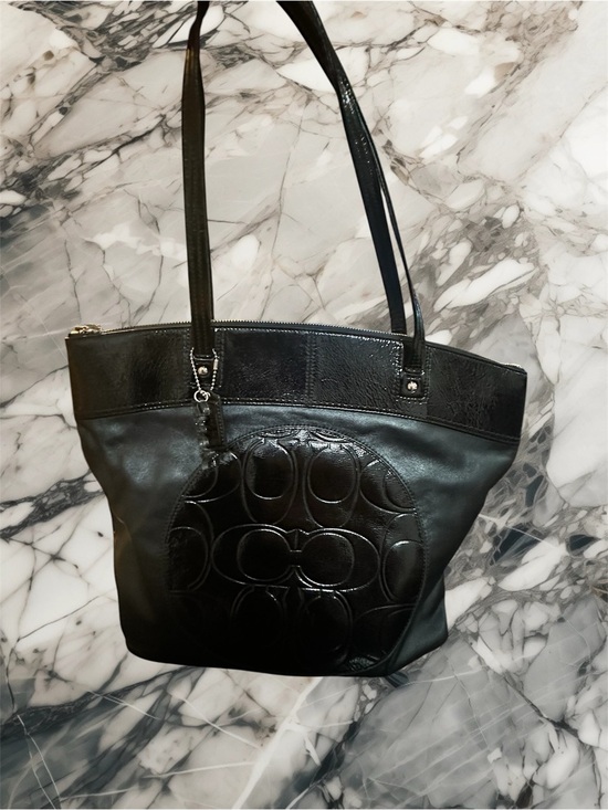 Coach Handbags - Coach Black Signature Leather Tote Bag – Large Shoulder Bag – 2 Hangtags